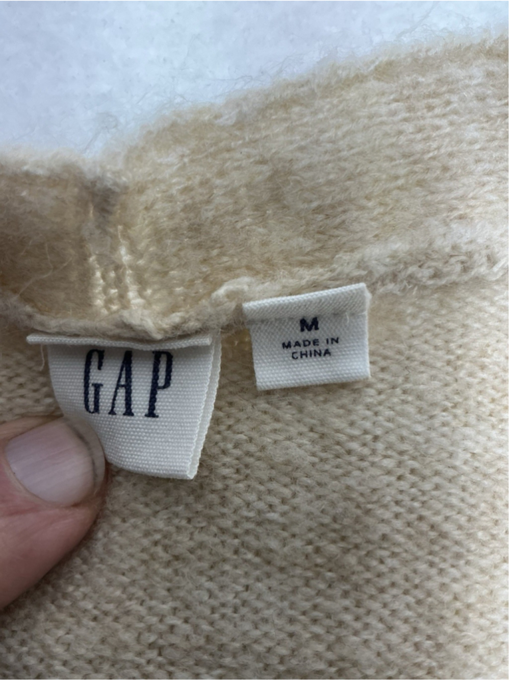 Womans Excellent Gap Button Up Cardigan Sweater Medium Beige Long Sleeve - Picture 3 of 7